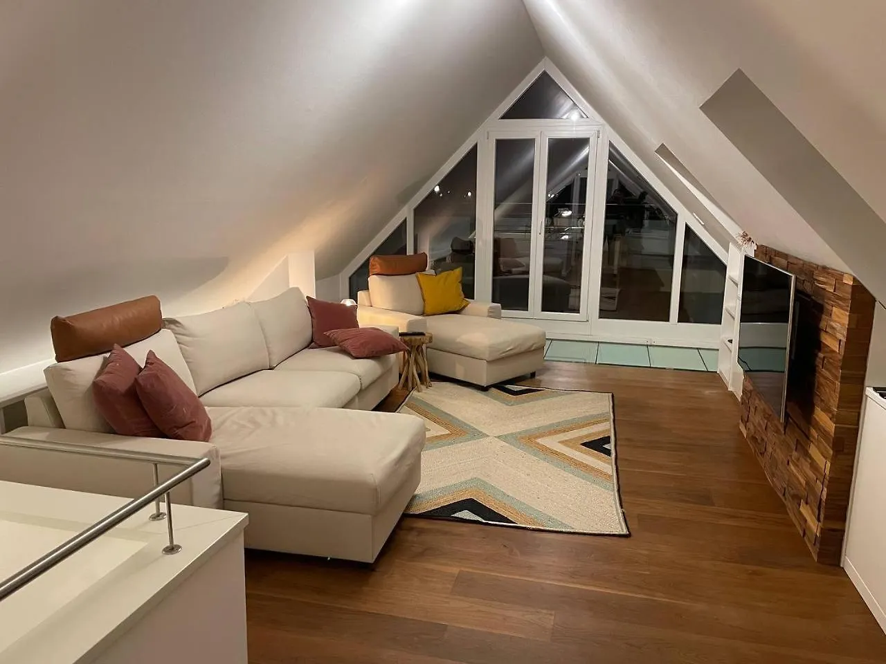 Rooftop Loft Flat For 4 Guests München 0*,
